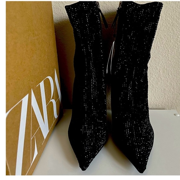‼️WOW‼️Zara - STUNNING‼️Rhinestone high heel ankle boot🤩 - Picture 3 of 11